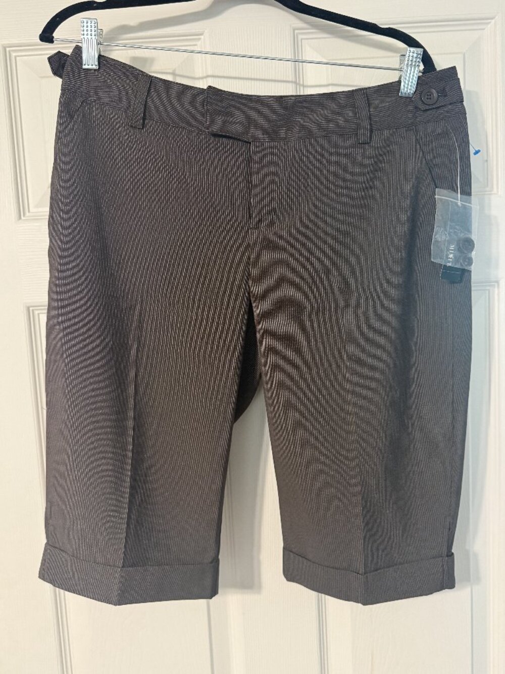 Mix It Black Stretch Bermuda Shorts Size 10